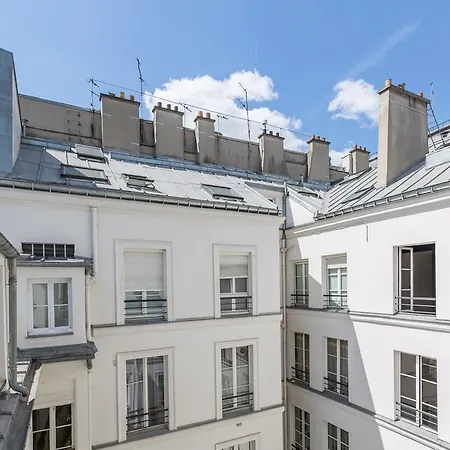 Orange Vendome Apartment