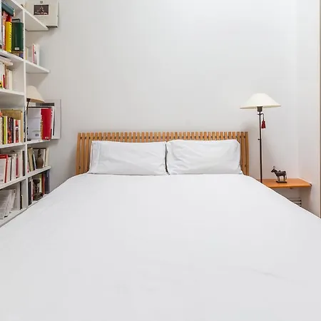 Orange Vendome Apartment