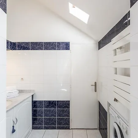 Orange Vendome Apartment *